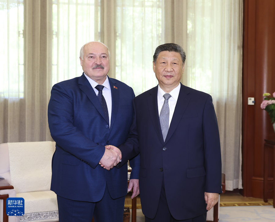 习近平会见白俄罗斯总统卢卡申科...
