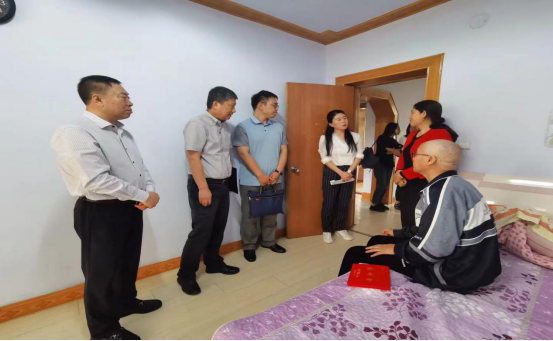 省總工會“七一”前夕走訪慰問盤錦困難職...