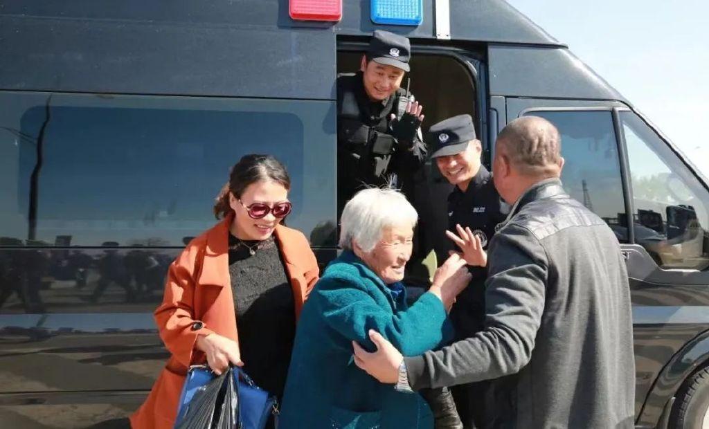 https://p3-sign.toutiaoimg.com/tos-cn-i-6w9my0ksvp/2647276507d5428992d54a300134379b~noop.image?_iz=58558&from=article.pc_detail&lk3s=953192f4&x-expires=1705280042&x-signature=ZdazxhUjTS5AY0SG%2FmoDDOdX5zM%3D