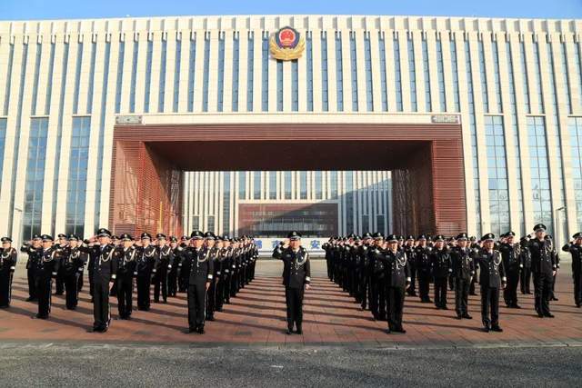 盘锦市公安局隆重举行庆祝第四个中国人民...