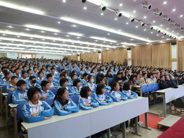https://p3-sign.toutiaoimg.com/tos-cn-i-6w9my0ksvp/58978763c02e421e9193727312b0f3f3~tplv-tt-shrink:640:0.image?lk3s=06827d14&traceid=2024051309004661ADDE3F45C32C5781A6&x-expires=2147483647&x-signature=LZ2unccqoIvssu9MsBuMIbe72jE%3D