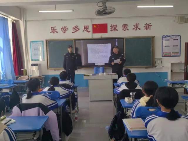 https://p3-sign.toutiaoimg.com/tos-cn-i-6w9my0ksvp/3cf2d3b43faf44fe912c3fc8ef0c3d83~tplv-tt-shrink:640:0.image?lk3s=06827d14&traceid=2024051309004661ADDE3F45C32C5781A6&x-expires=2147483647&x-signature=KdgEEkfrUKjdvgLMpmFBTucz%2FCk%3D