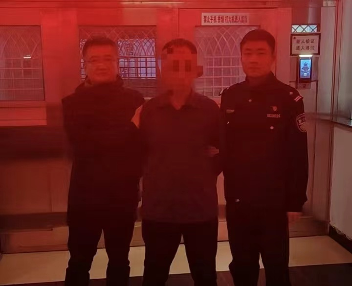 https://p3-sign.toutiaoimg.com/tos-cn-i-6w9my0ksvp/94a26742813243daa8c90a55661bd304~tplv-tt-origin-web:gif.jpeg?_iz=58558&from=article.pc_detail&lk3s=953192f4&x-expires=1733099856&x-signature=fbCS75XmfrnaWf0gk9k8RfVP%2F8c%3D